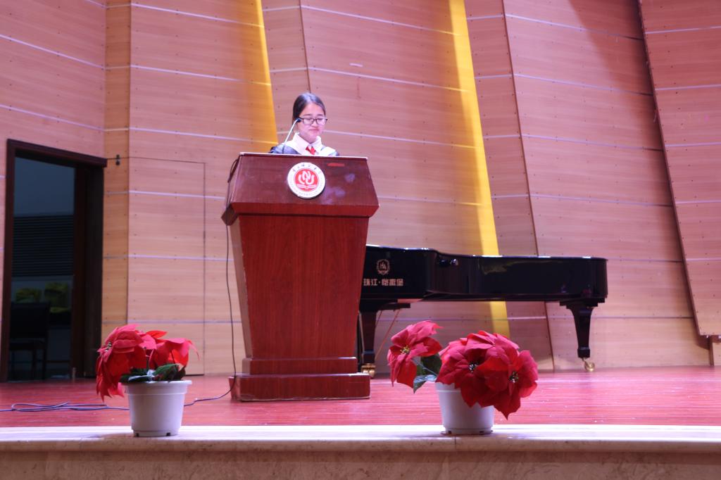 学生代表曾杨发言 M88