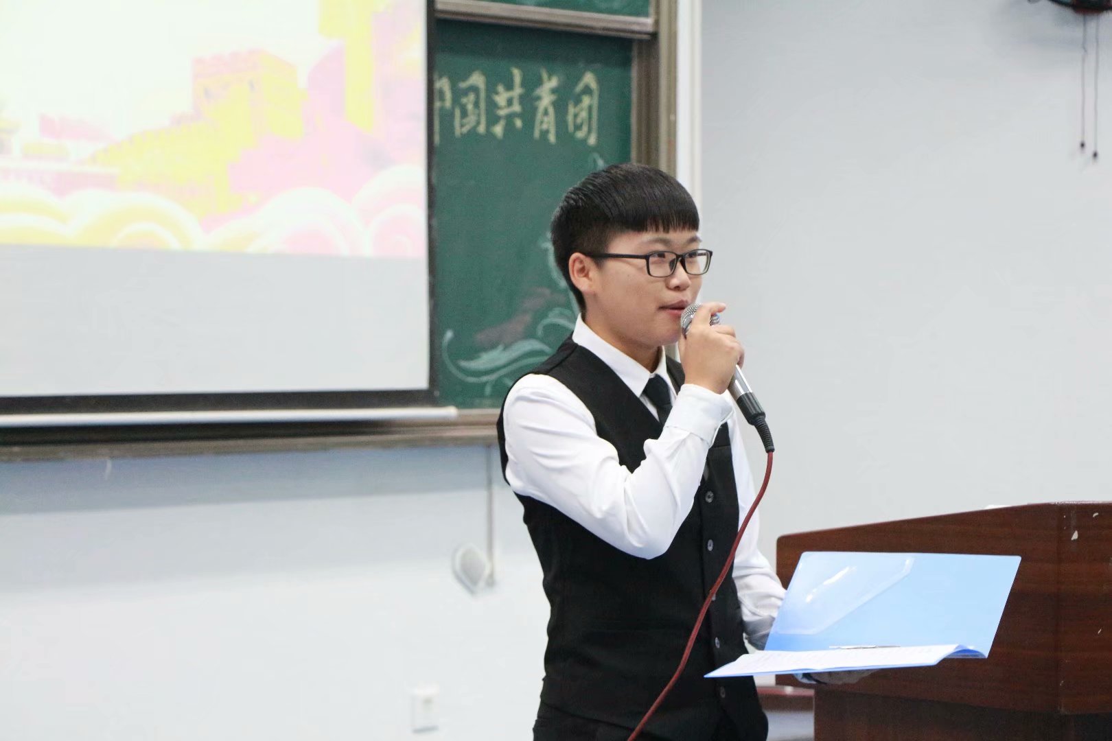 化学学院青年马克思主义者培养工程”初级班第九期结业仪式以及第十期开班仪式 M88