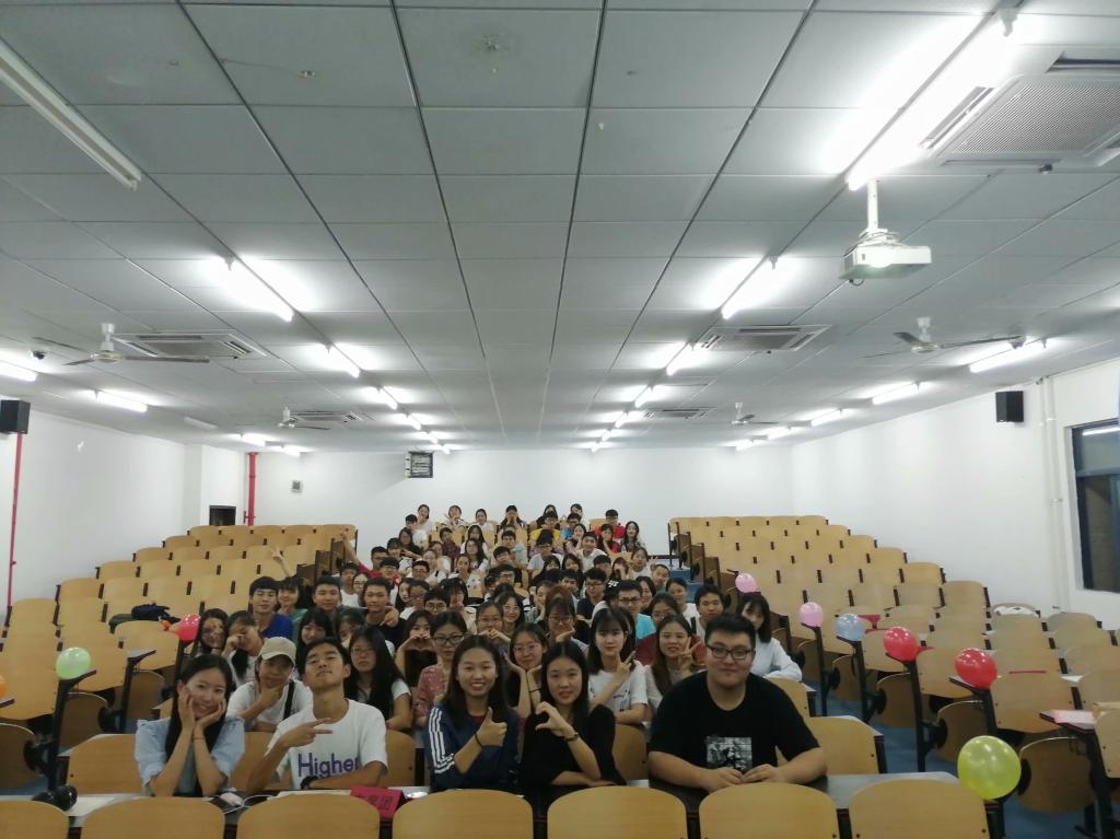 M882018-2019届团总支学生会干事总结大会 M88